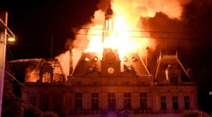 Hordas de bárbaros magrebíes y africanos” incendian toda Francia